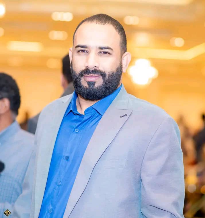 رحمة عبدالمنعم يكتب : في حضرة قندول..الصحفيّ النابت من ضمير الناس - عزة برس